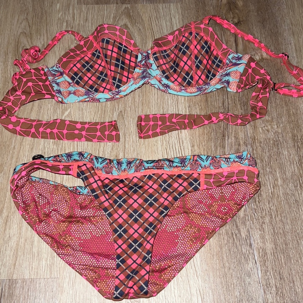 Maaji swim bikini with reversible bottom! Pineapple print top